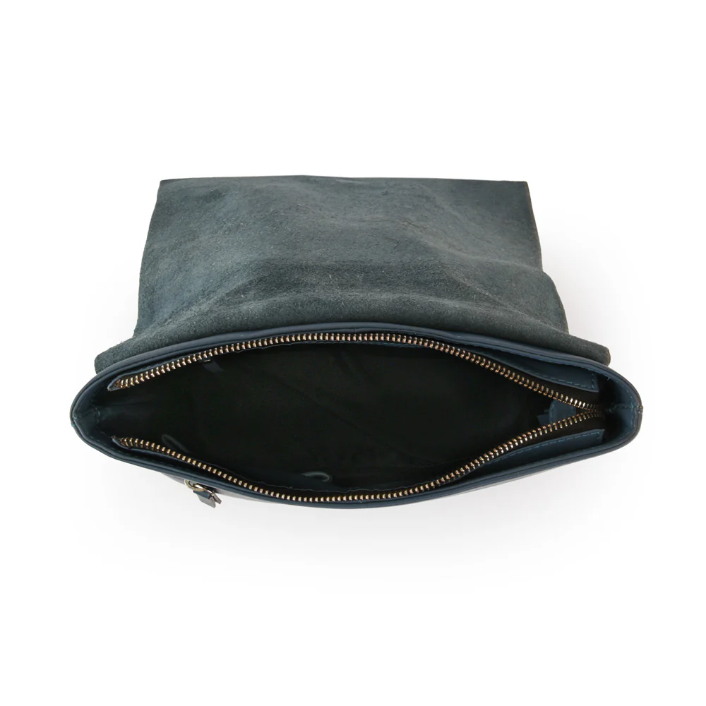 MOCHILA CUERO PARANA CELESTE - Image 4